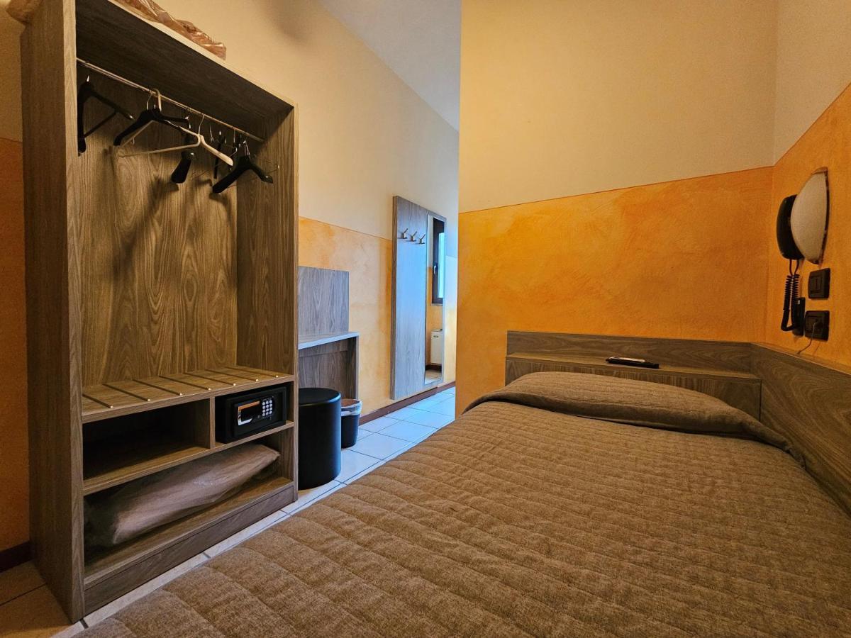 Hotel Euro Кастеньато Экстерьер фото