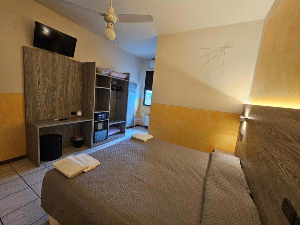 Hotel Euro Кастеньато Экстерьер фото