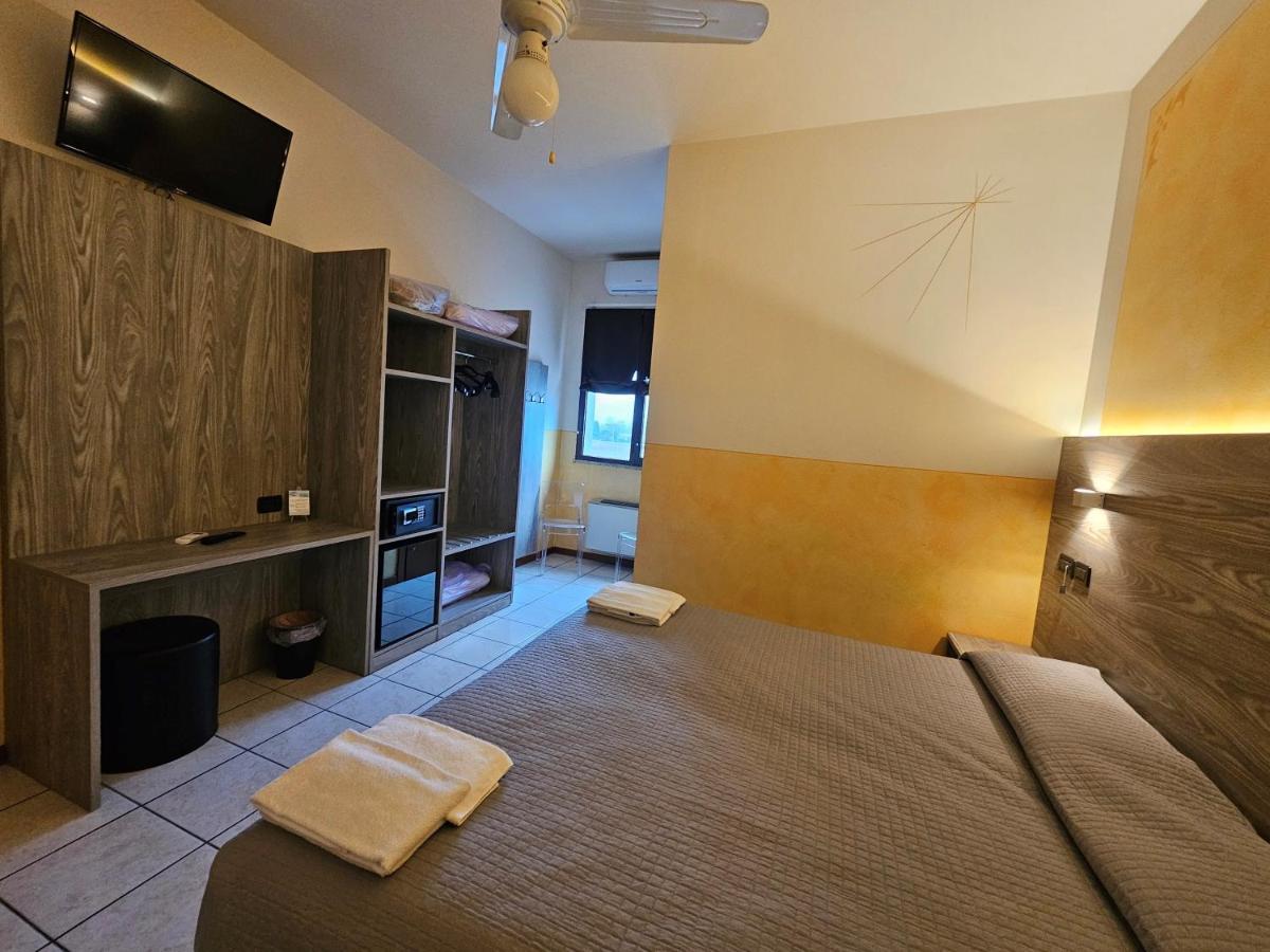 Hotel Euro Кастеньато Экстерьер фото