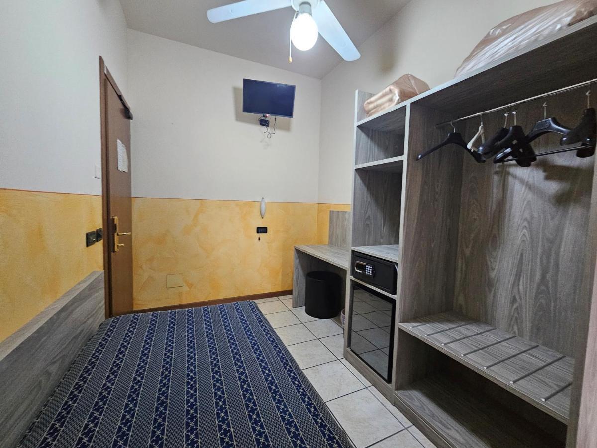 Hotel Euro Кастеньато Экстерьер фото